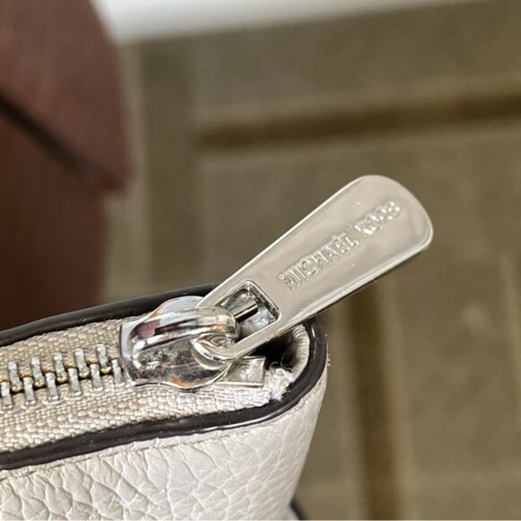 Michael Kors Pearl Grey Large Pebbled Leather Jet Set Tote Bag Purse Handbag - Picture 13 of 15